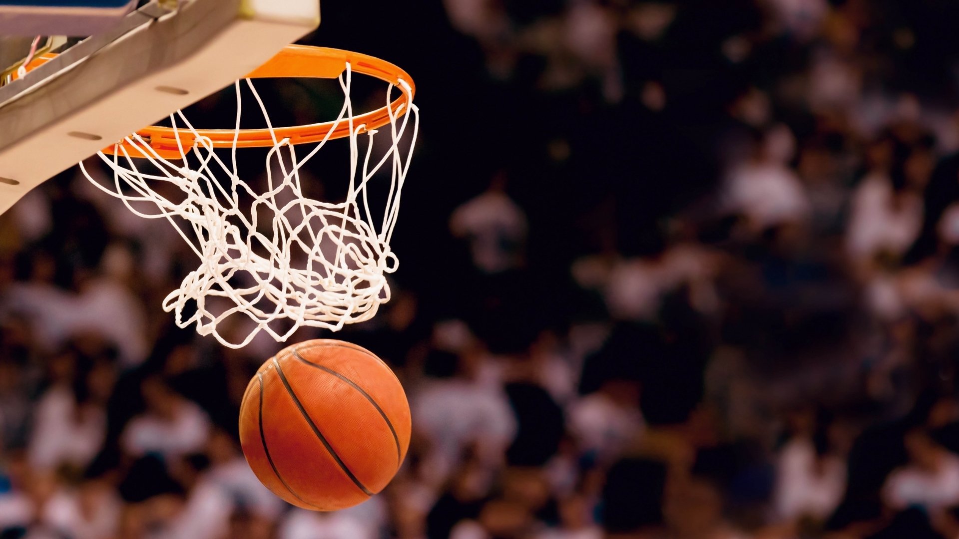 星空体育官方入口-维克托·文班亚马成为NBA球迷关注焦点，维克托·文邦亚马